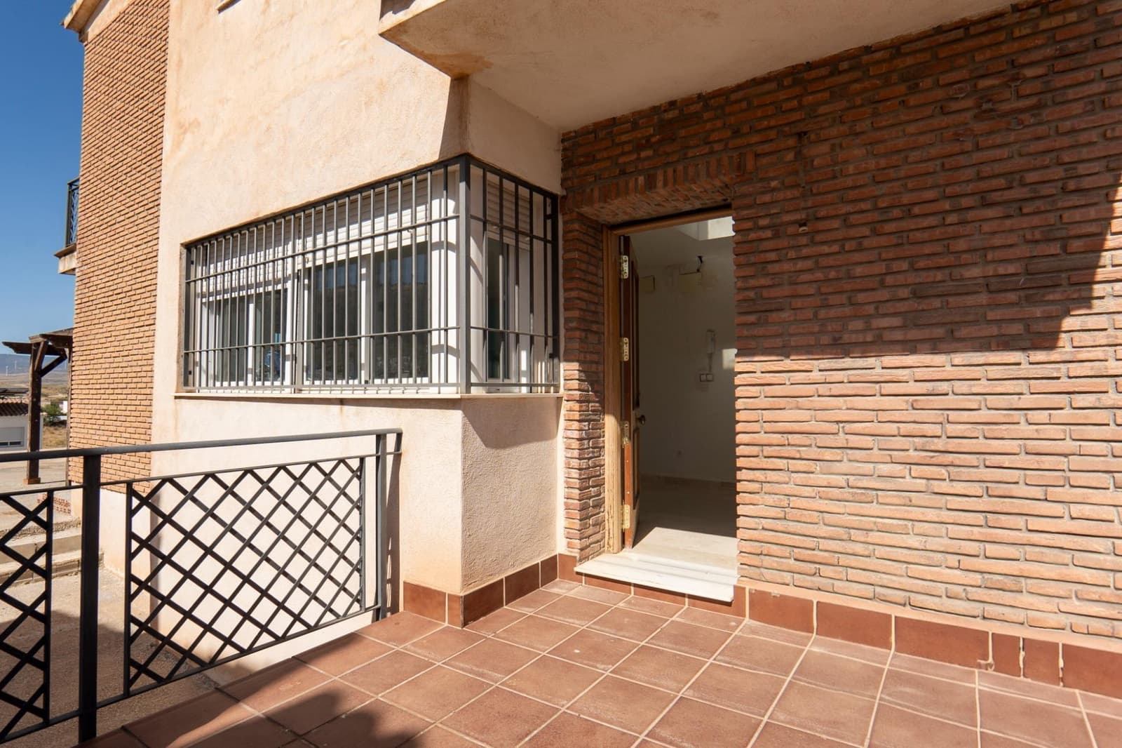 4 slaapkamer Villa te koop in Dilar met zwembad garage - € 280.000 (Ref: 9829323)