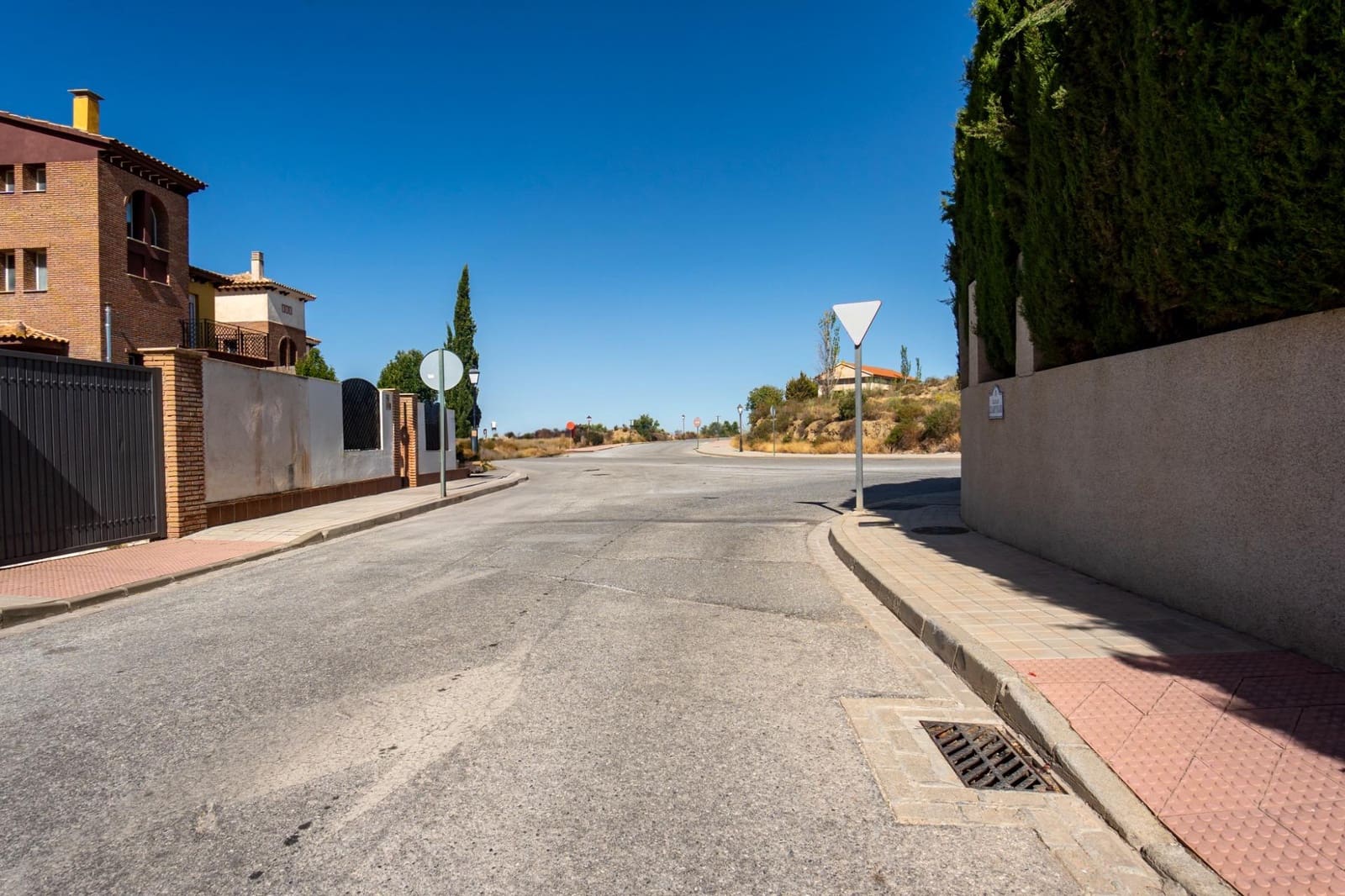 4 slaapkamer Villa te koop in Dilar met zwembad garage - € 280.000 (Ref: 9829323)