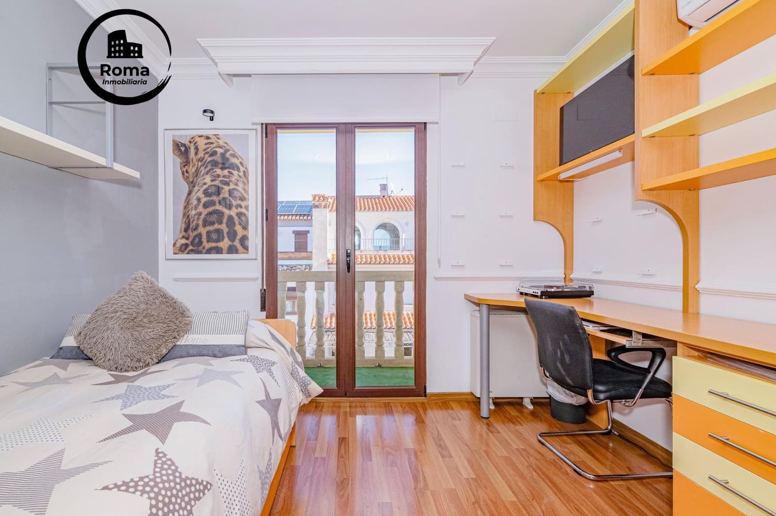 4 slaapkamer Rijtjeshuis te koop in La Zubia met zwembad garage - € 370.000 (Ref: 9829329)