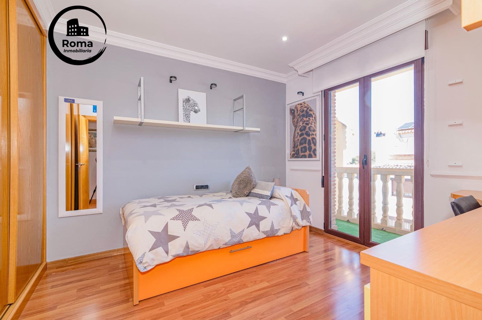 4 slaapkamer Rijtjeshuis te koop in La Zubia met zwembad garage - € 370.000 (Ref: 9829329)