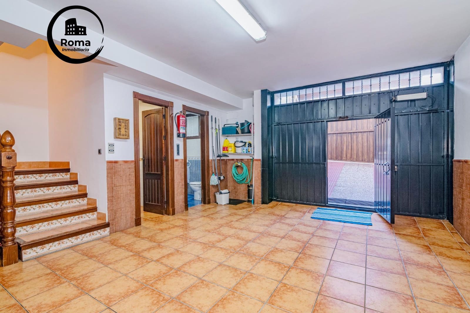 4 slaapkamer Rijtjeshuis te koop in La Zubia met zwembad garage - € 370.000 (Ref: 9829329)