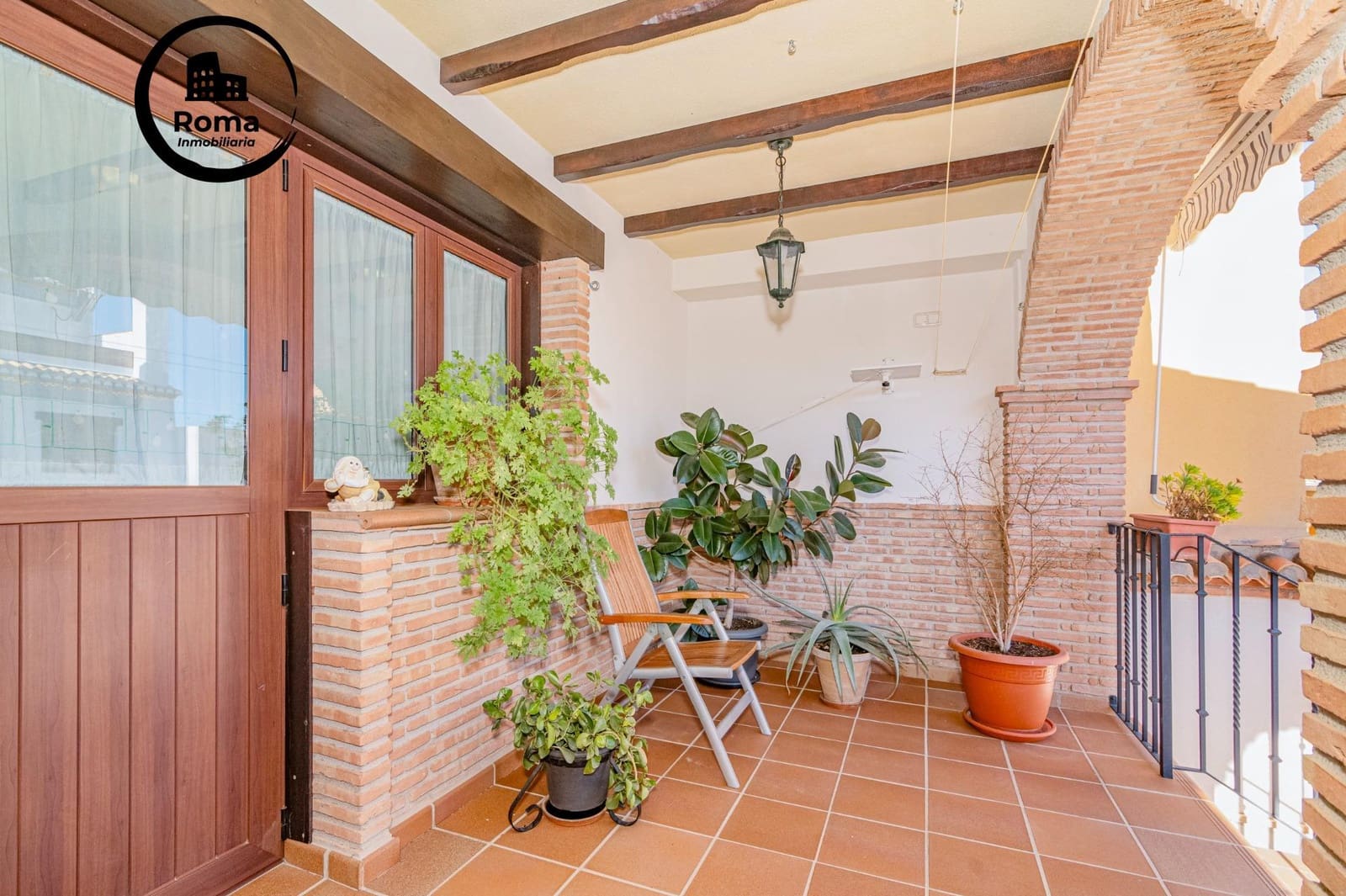 4 slaapkamer Rijtjeshuis te koop in La Zubia met zwembad garage - € 370.000 (Ref: 9829329)