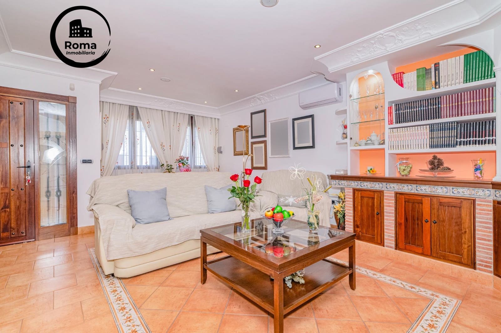 4 slaapkamer Rijtjeshuis te koop in La Zubia met zwembad garage - € 370.000 (Ref: 9829329)