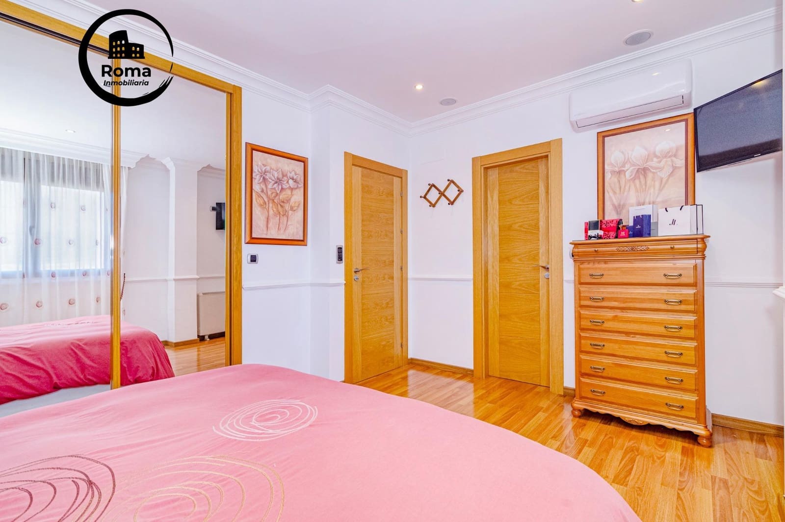 4 slaapkamer Rijtjeshuis te koop in La Zubia met zwembad garage - € 370.000 (Ref: 9829329)