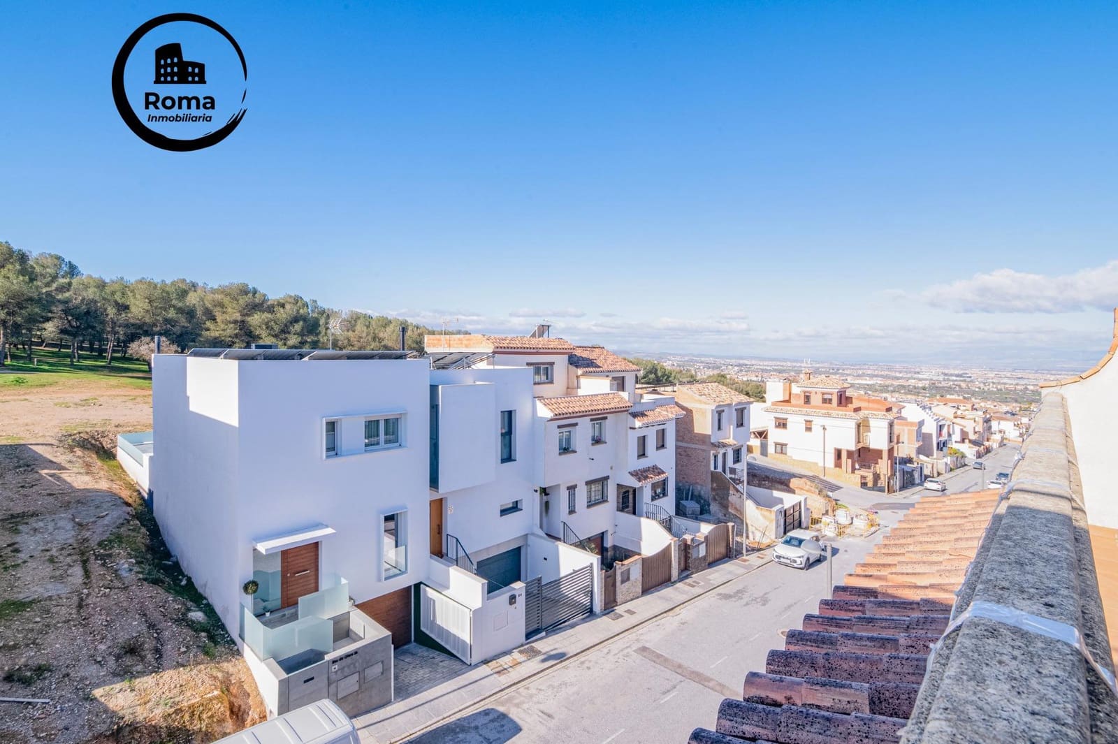 4 slaapkamer Rijtjeshuis te koop in La Zubia met zwembad garage - € 370.000 (Ref: 9829329)