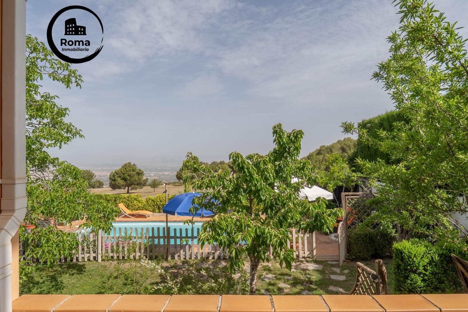 3 sovrum Villa till salu i La Zubia med pool garage - 350 000 € (Ref: 9831656)