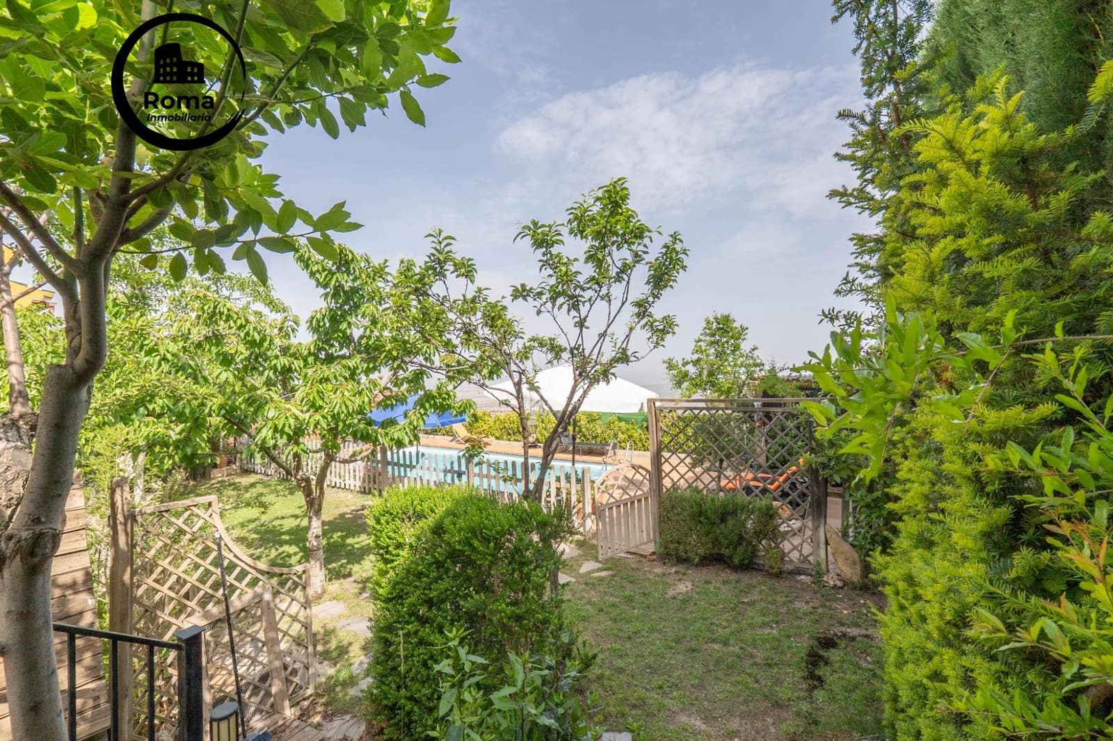 3 sovrum Villa till salu i La Zubia med pool garage - 350 000 € (Ref: 9831656)