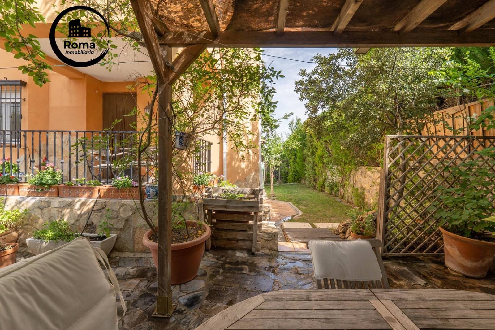 3 sovrum Villa till salu i La Zubia med pool garage - 350 000 € (Ref: 9831656)