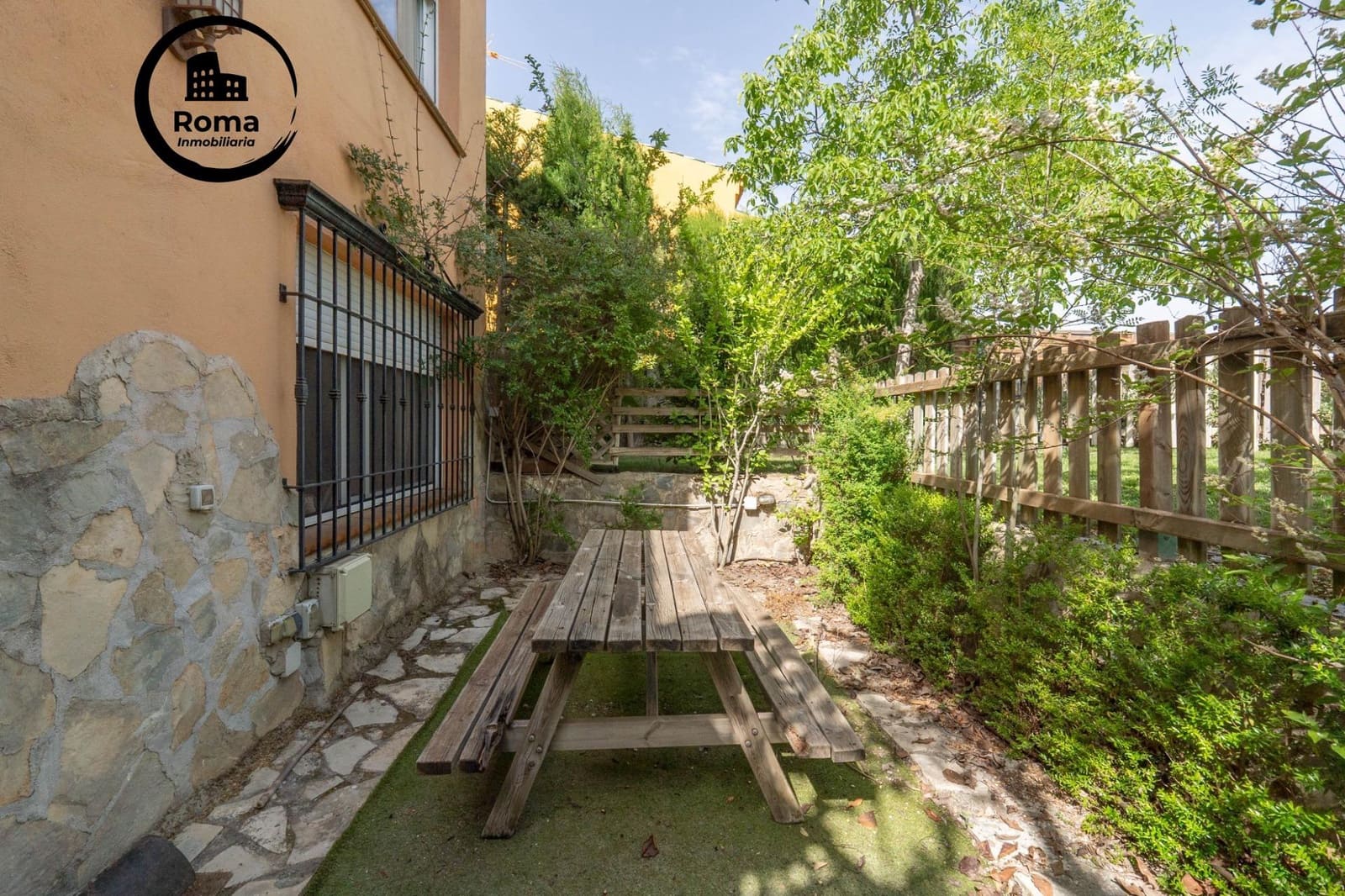 3 sovrum Villa till salu i La Zubia med pool garage - 350 000 € (Ref: 9831656)