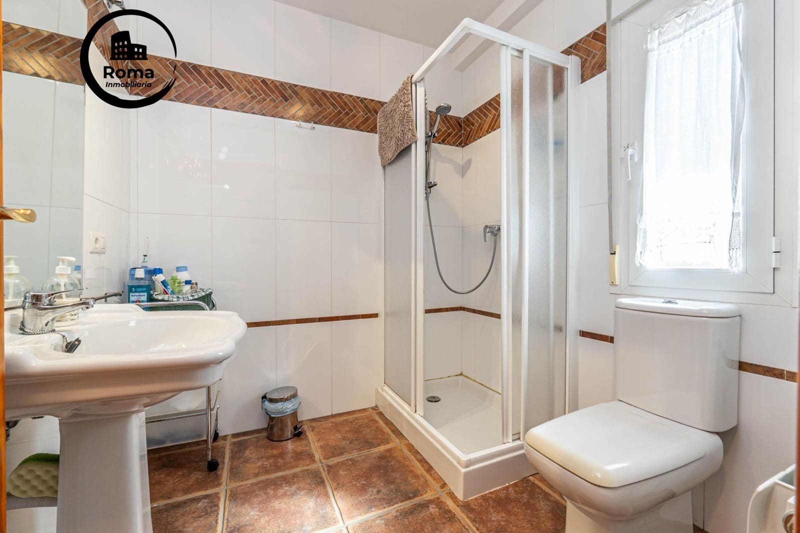 3 sovrum Villa till salu i La Zubia med pool garage - 350 000 € (Ref: 9831656)