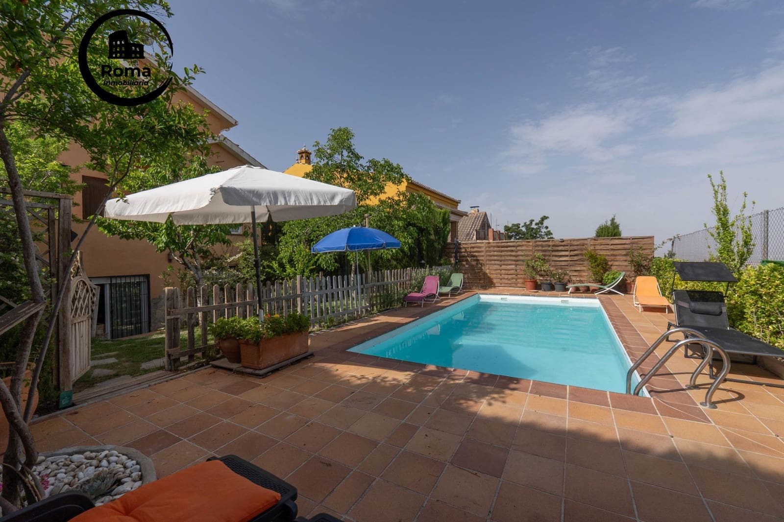 3 sovrum Villa till salu i La Zubia med pool garage - 350 000 € (Ref: 9831656)