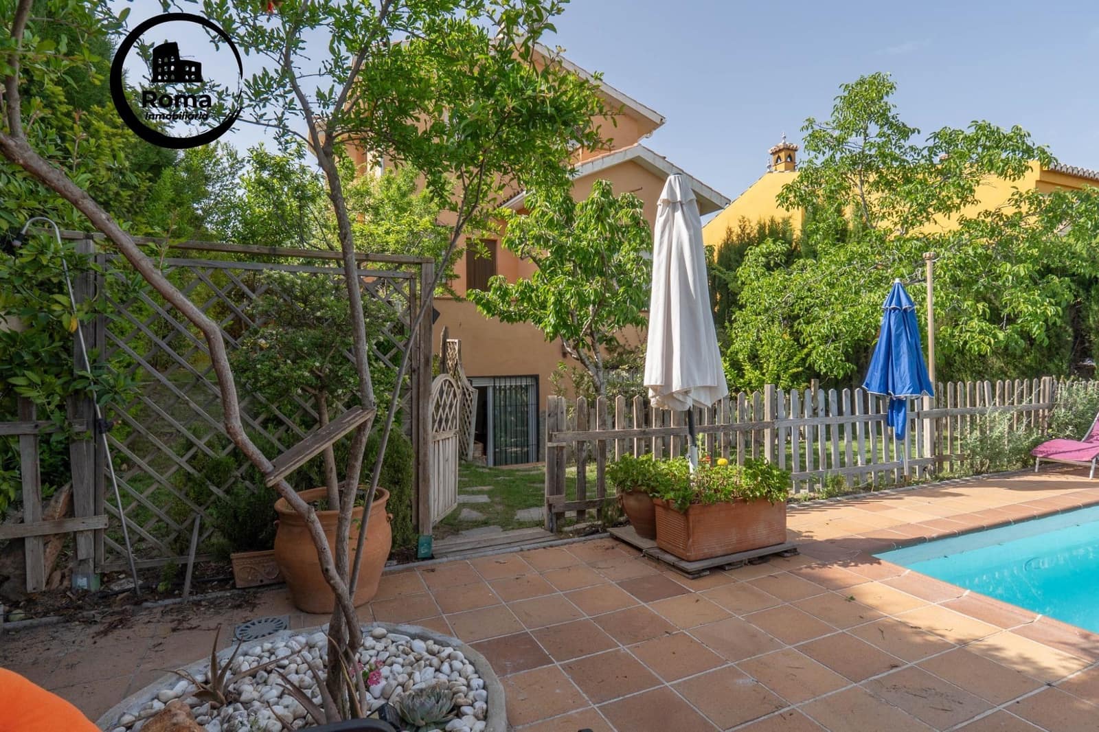 3 sovrum Villa till salu i La Zubia med pool garage - 350 000 € (Ref: 9831656)