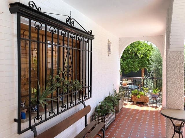 5 quarto Moradia para venda em La Zubia com piscina garagem - 460 000 € (Ref: 9839433)
