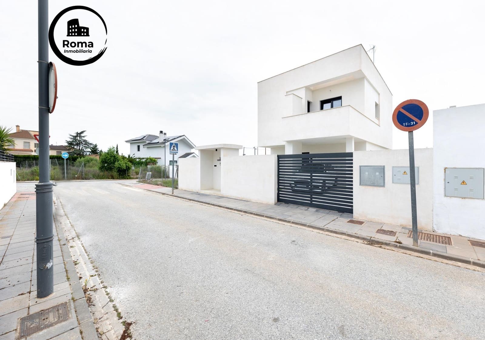 3 soverom Villa til salgs i La Zubia med svømmebasseng garasje - € 400 000 (Ref: 9839438)