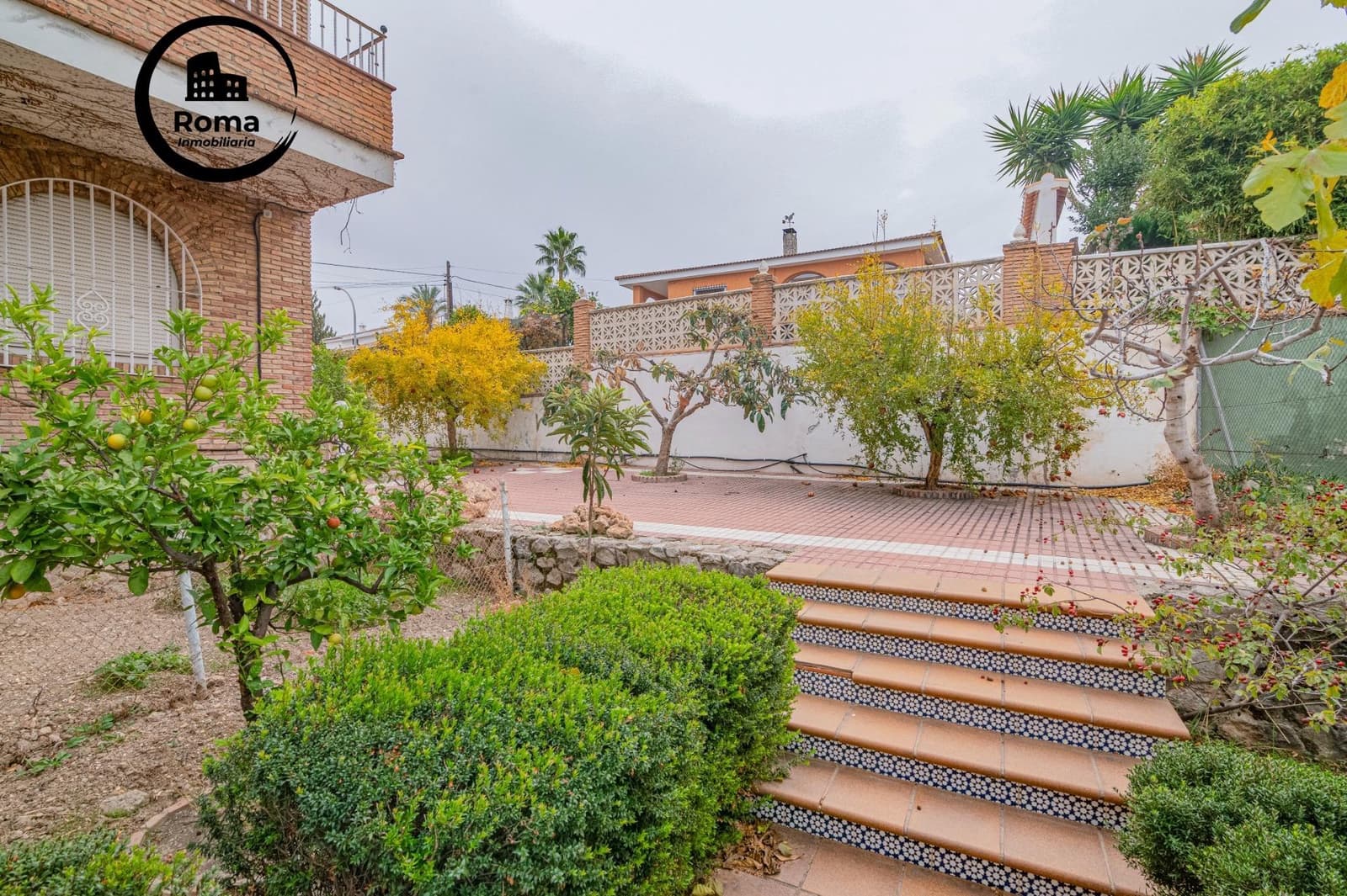 5 sovrum Villa till salu i La Zubia med pool garage - 1 190 000 € (Ref: 9894039)