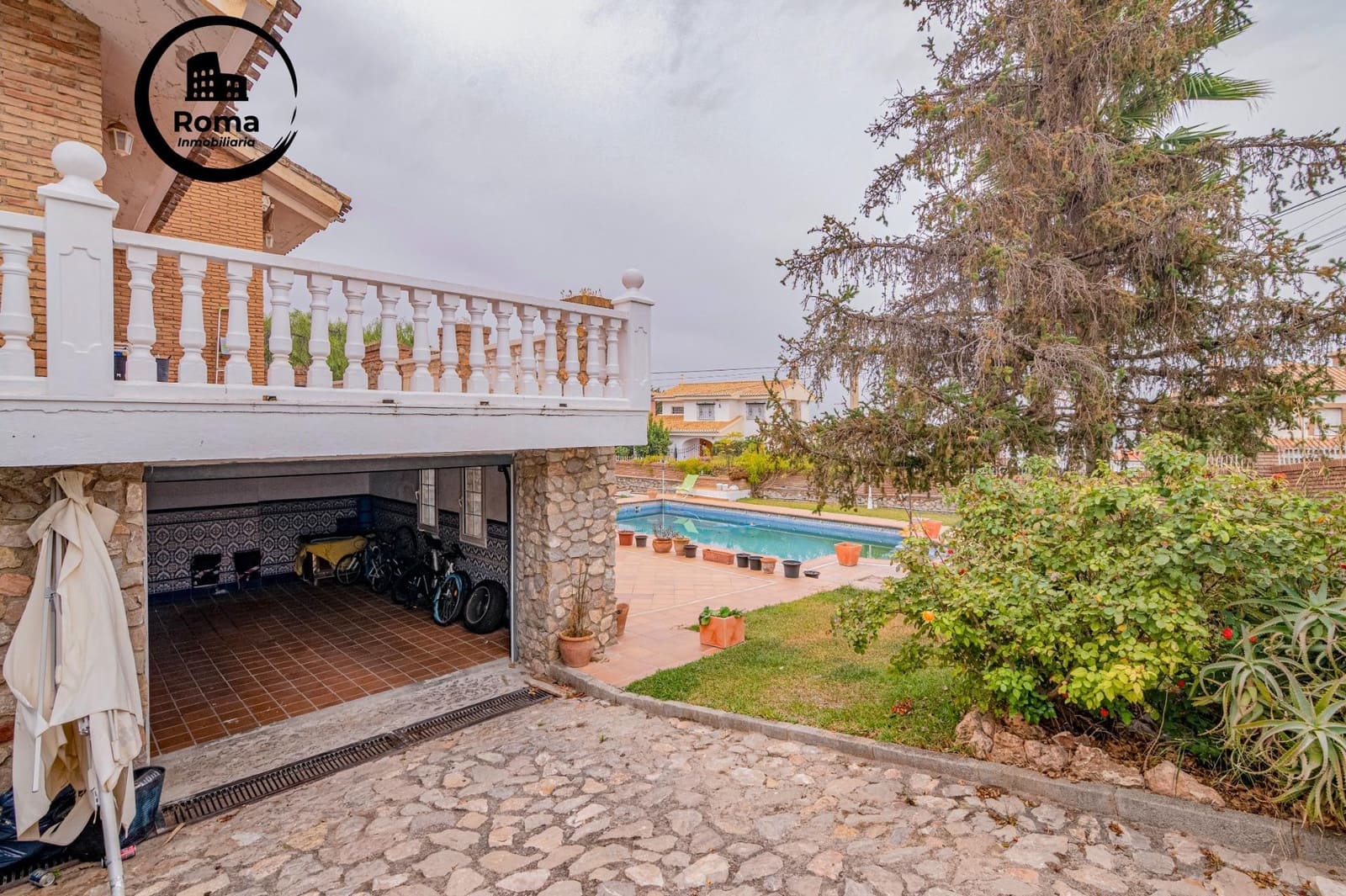 5 sovrum Villa till salu i La Zubia med pool garage - 1 190 000 € (Ref: 9894039)