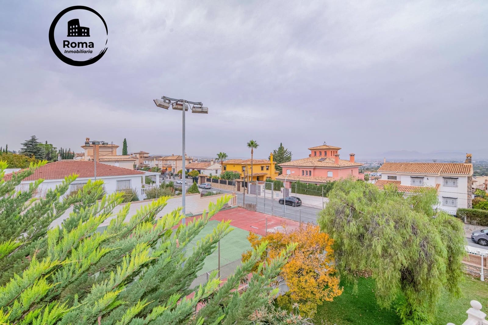 5 sovrum Villa till salu i La Zubia med pool garage - 1 190 000 € (Ref: 9894039)