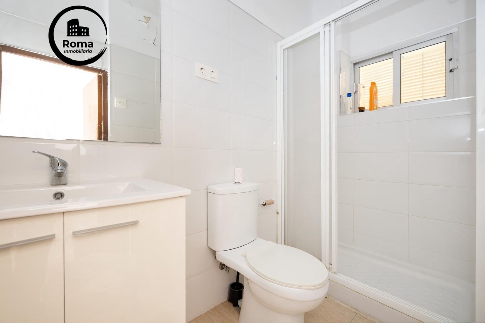 6 bedroom Townhouse for sale in Monachil - € 300,000 (Ref: 9894046)
