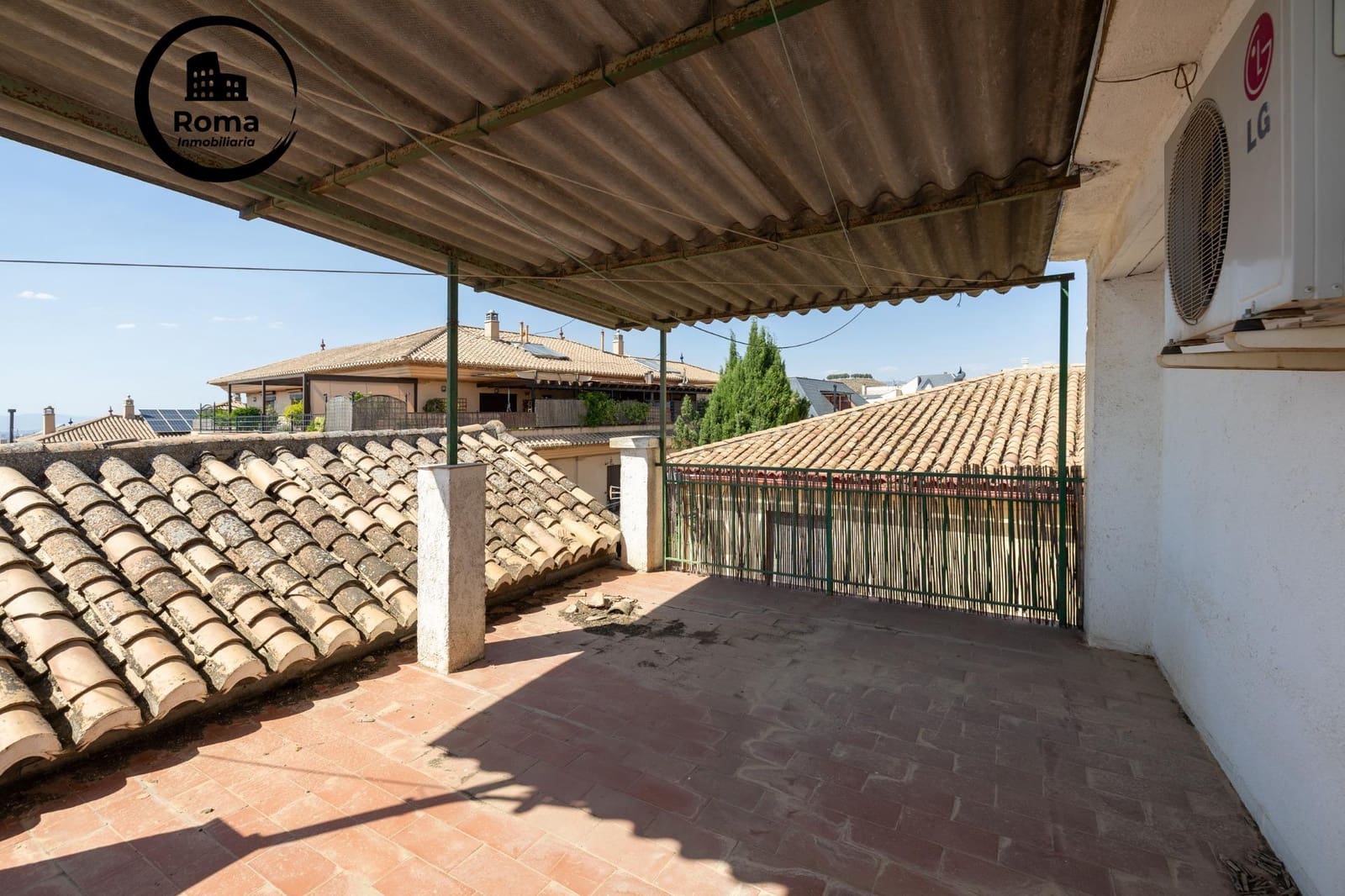 6 bedroom Townhouse for sale in Monachil - € 300,000 (Ref: 9894046)