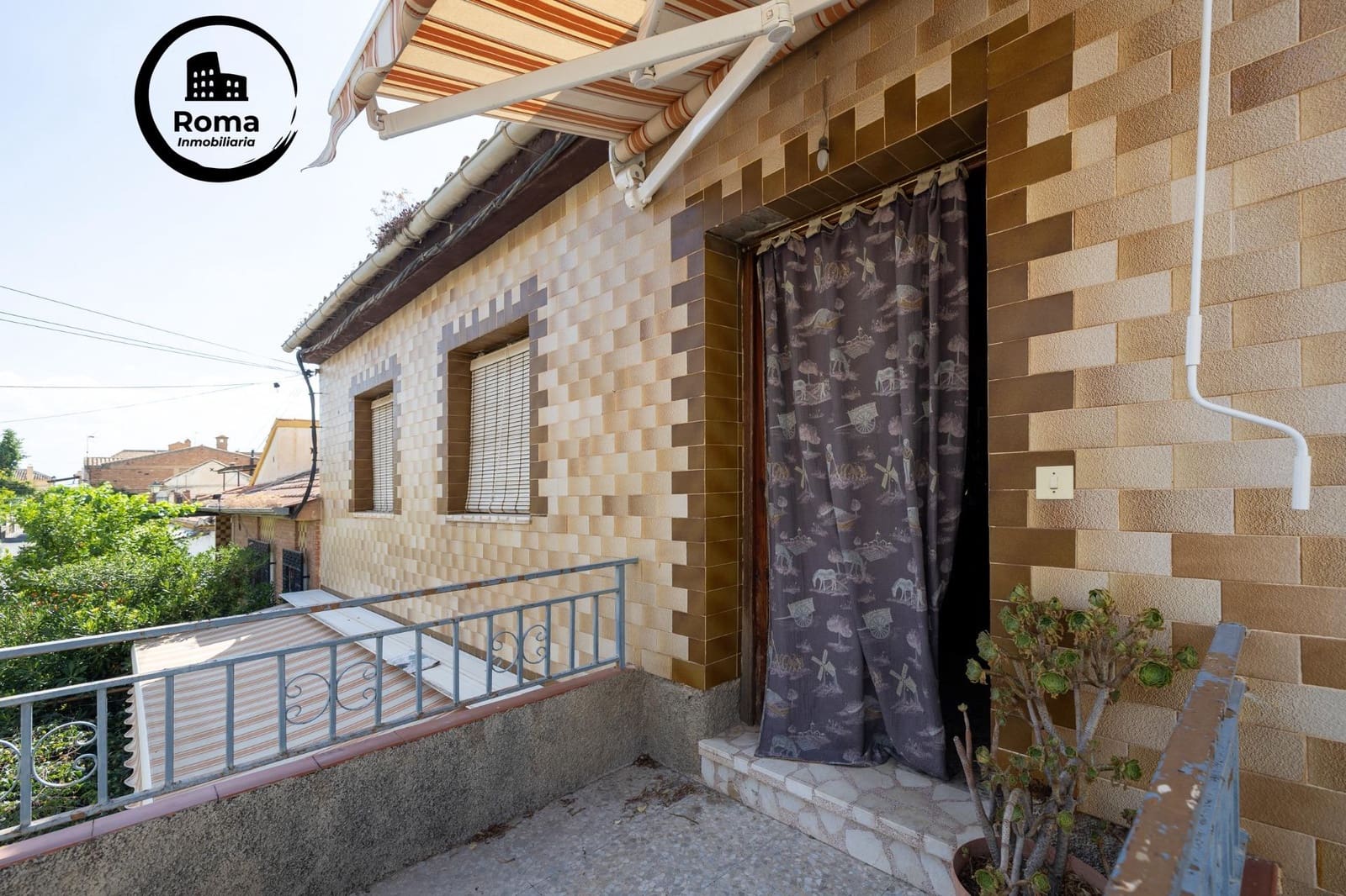 6 bedroom Townhouse for sale in Monachil - € 300,000 (Ref: 9894046)