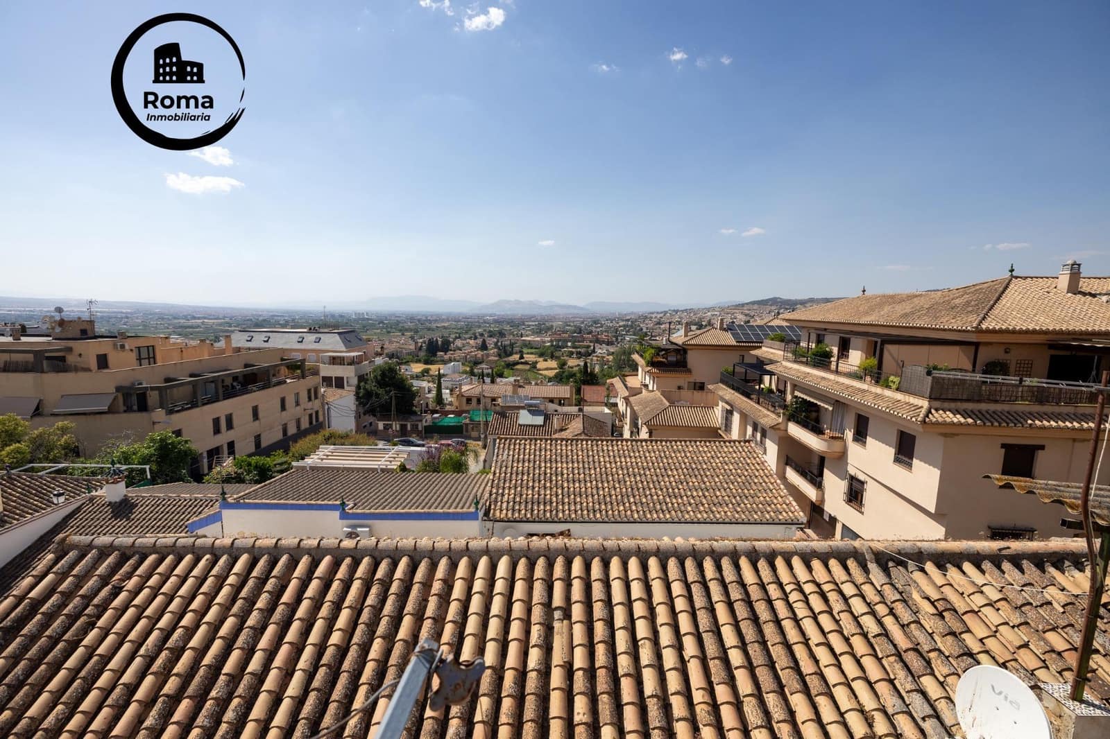 6 bedroom Townhouse for sale in Monachil - € 300,000 (Ref: 9894046)