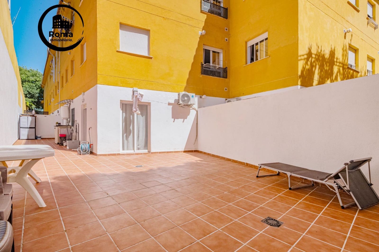 2 slaapkamer Appartement te koop in La Zubia met garage - € 195.000 (Ref: 9894047)