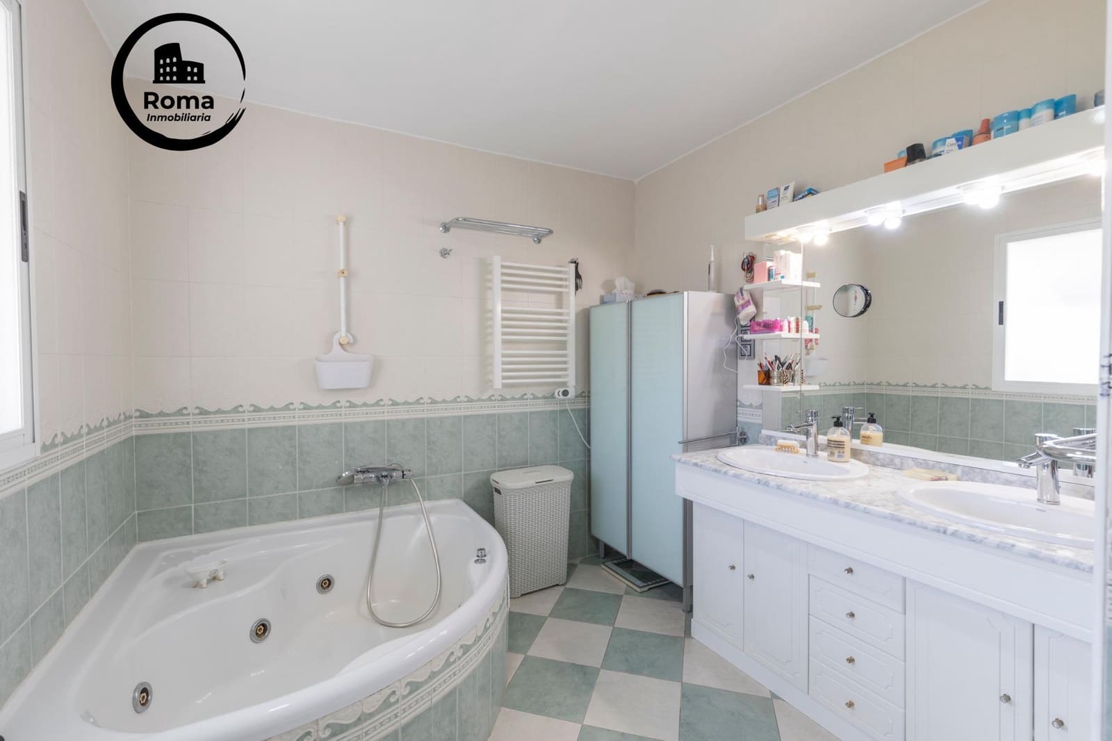 4 slaapkamer Villa te koop in Albolote met zwembad garage - € 510.000 (Ref: 9896462)