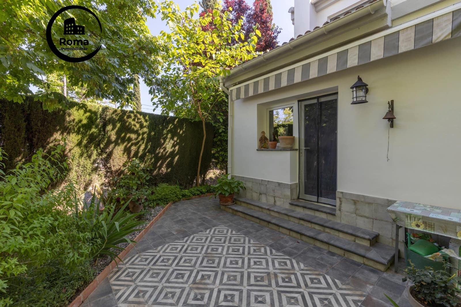 4 slaapkamer Villa te koop in Albolote met zwembad garage - € 510.000 (Ref: 9896462)