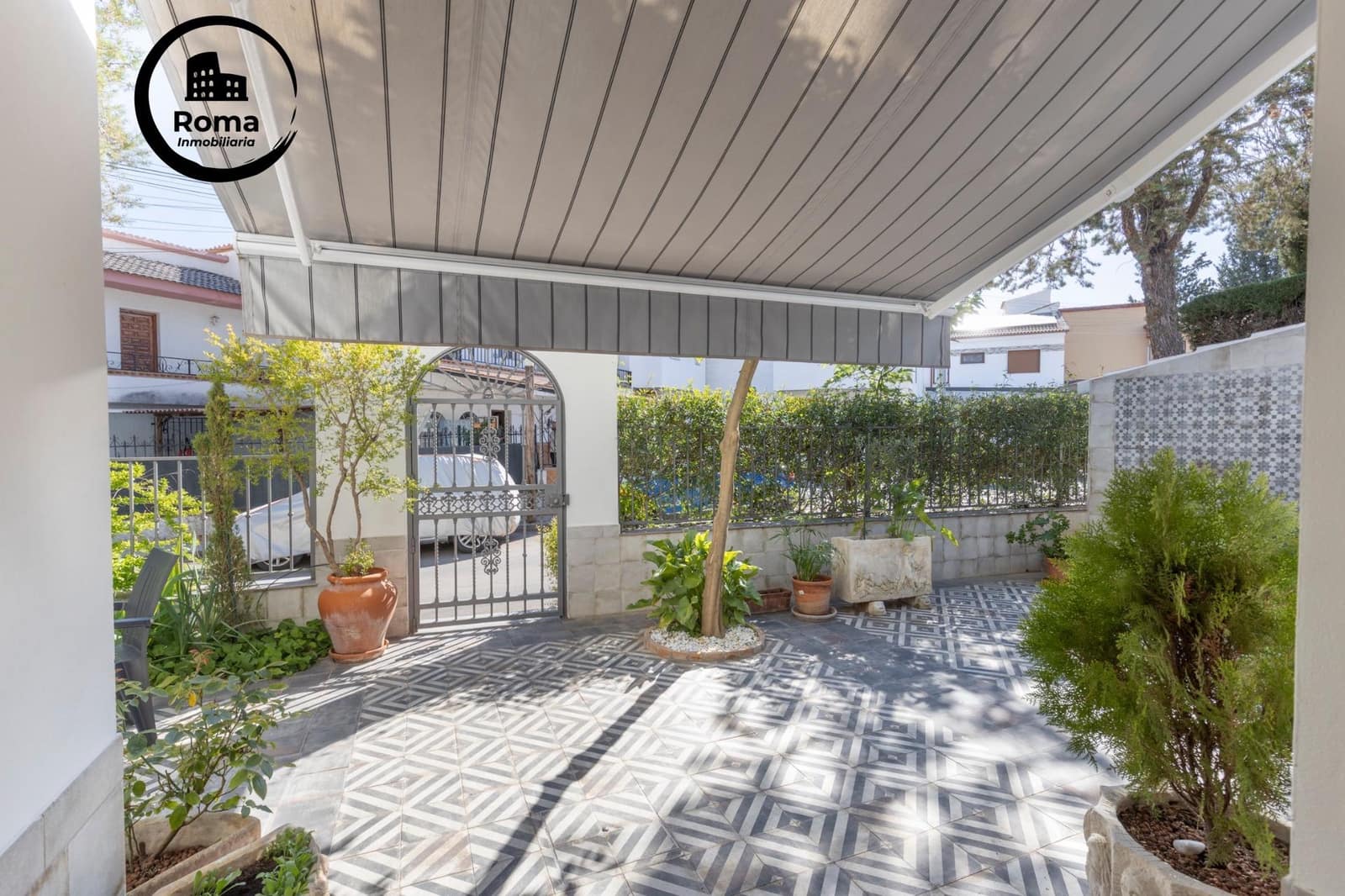 4 slaapkamer Villa te koop in Albolote met zwembad garage - € 510.000 (Ref: 9896462)
