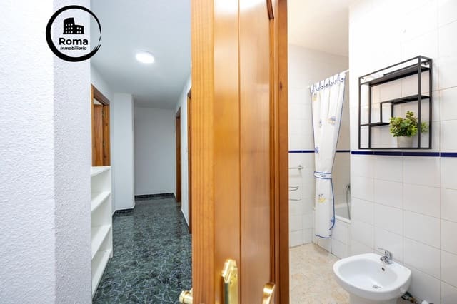 3 camera da letto Appartamento in vendita in Camino de Ronda - Rosaleda, Granada città - 229.000 € (Rif: 9904119)