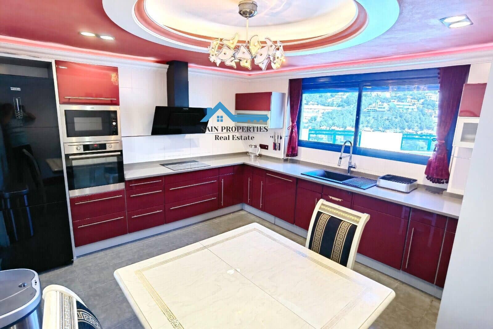 5 bedroom Villa for sale in Altea with pool garage - € 749,000 (Ref: 7896682)