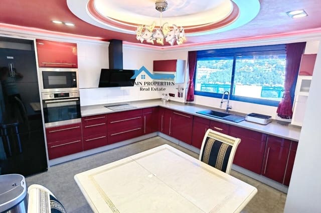 5 bedroom Villa for sale in Altea with pool garage - € 749,000 (Ref: 7896682)