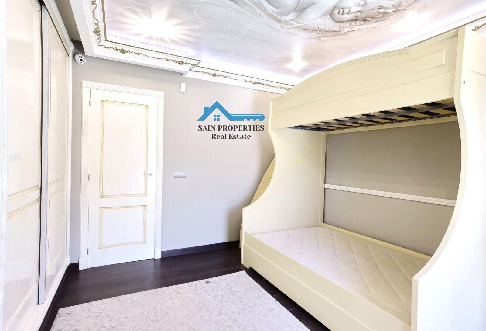 5 bedroom Villa for sale in Altea with pool garage - € 749,000 (Ref: 7896682)