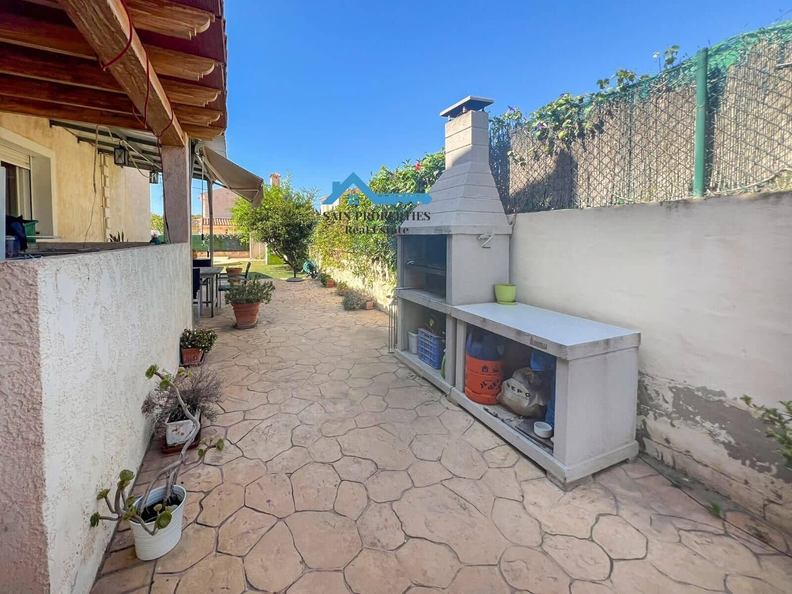 4 bedroom Villa for sale in La Nucia with pool - € 430,000 (Ref: 8755794)