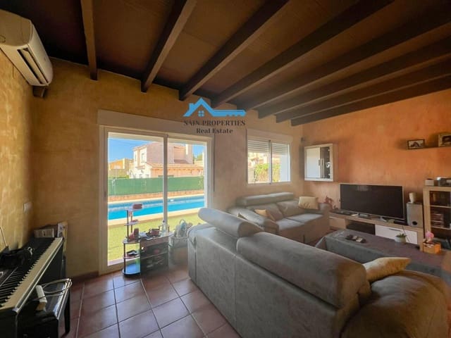 4 bedroom Villa for sale in La Nucia with pool - € 430,000 (Ref: 8755794)