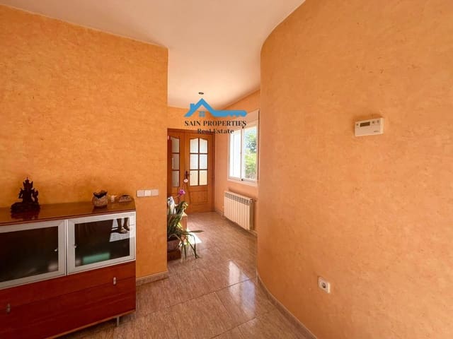 4 bedroom Villa for sale in La Nucia with pool - € 430,000 (Ref: 8755794)