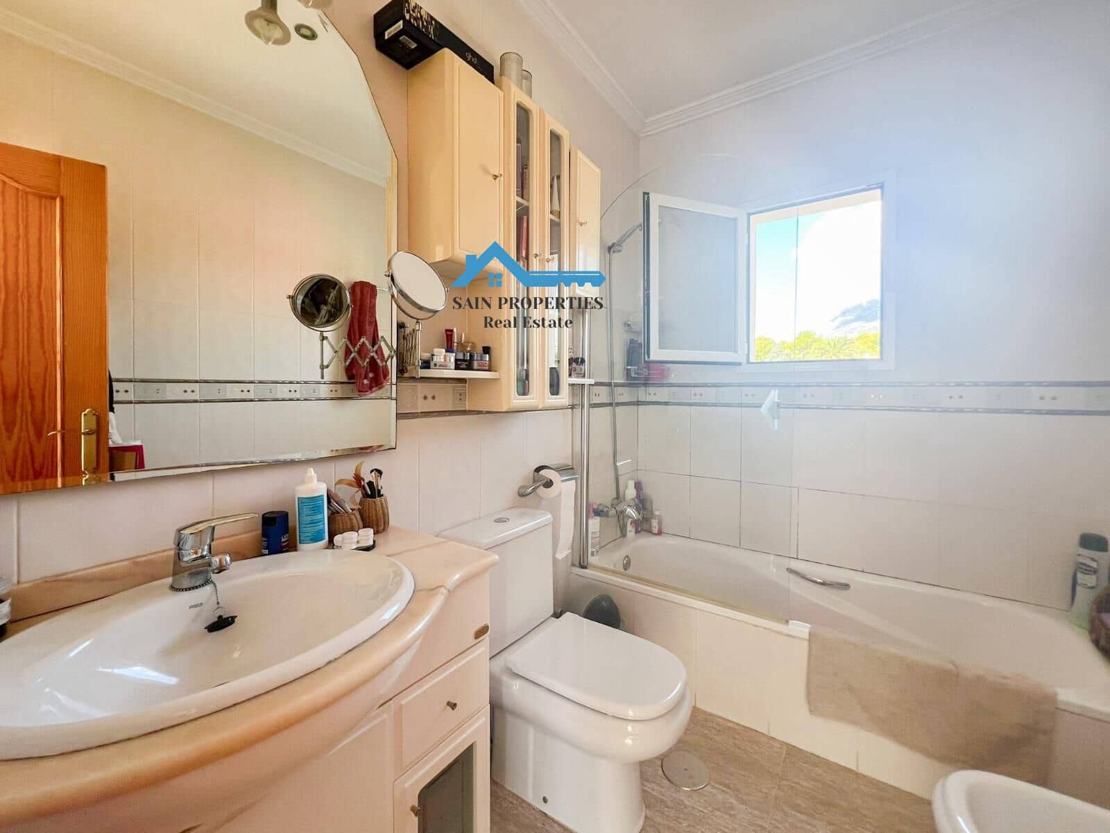 4 bedroom Villa for sale in La Nucia with pool - € 430,000 (Ref: 8755794)