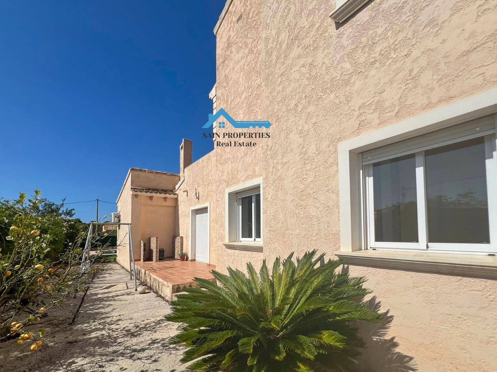 4 bedroom Villa for sale in La Nucia with pool - € 430,000 (Ref: 8755794)