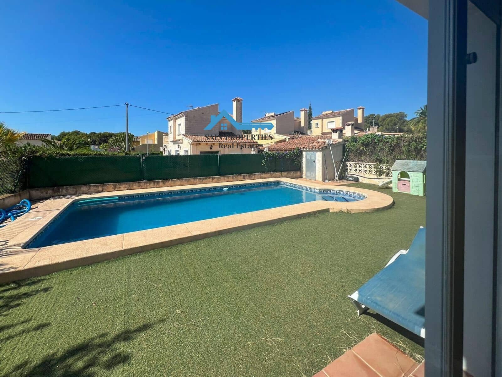 4 bedroom Villa for sale in La Nucia with pool - € 430,000 (Ref: 8755794)