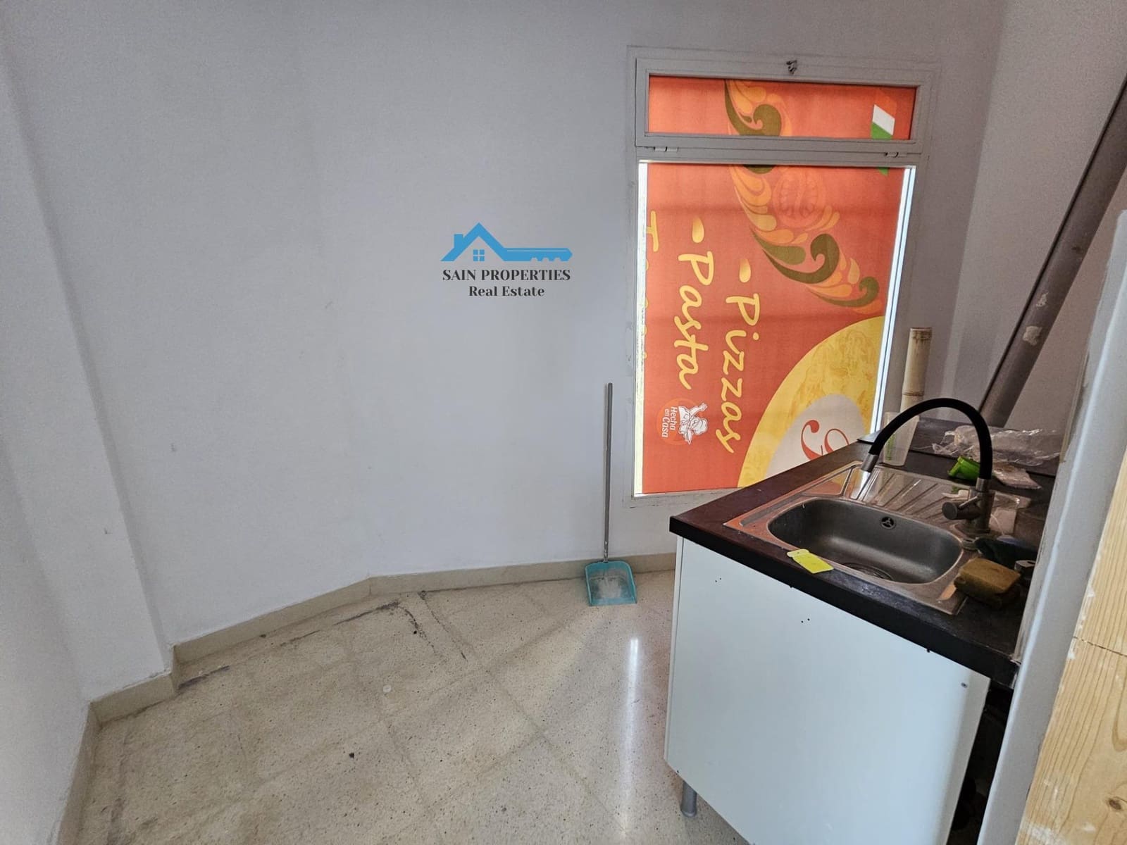 Commercieel te koop in La Nucia - € 194.900 (Ref: 8760230)