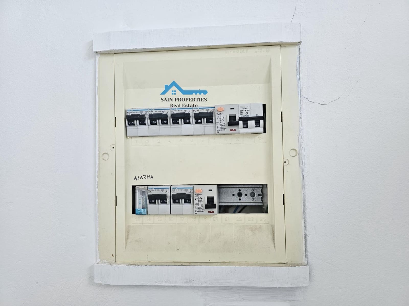 Commercieel te koop in La Nucia - € 194.900 (Ref: 8760230)