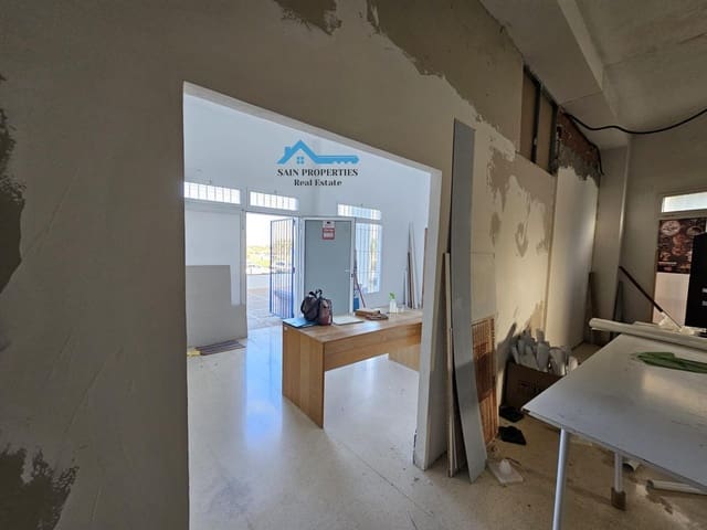 Commercial for sale in La Nucia - € 194,900 (Ref: 8760230)