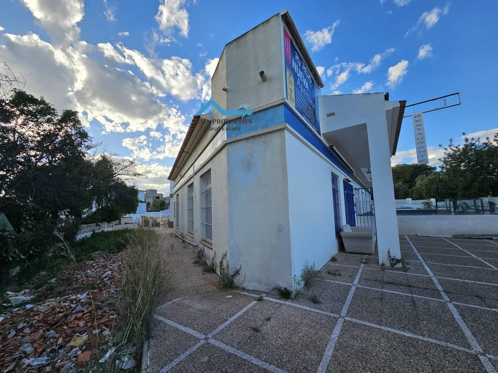 Commercieel te koop in La Nucia - € 194.900 (Ref: 8760230)