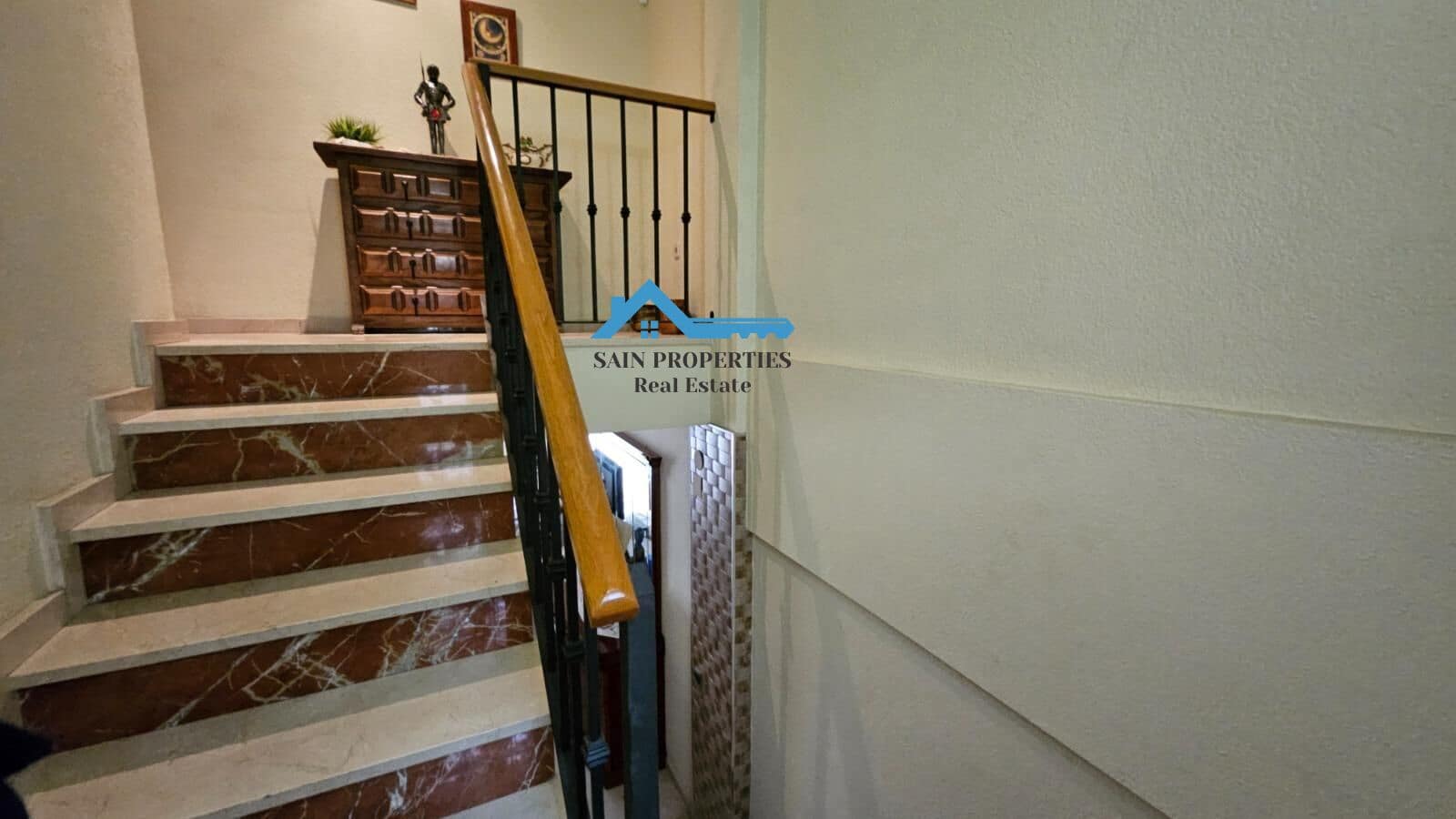 4 soveværelse Byhus til salg i La Nucia med garage - € 307.000 (Ref: 8867205)