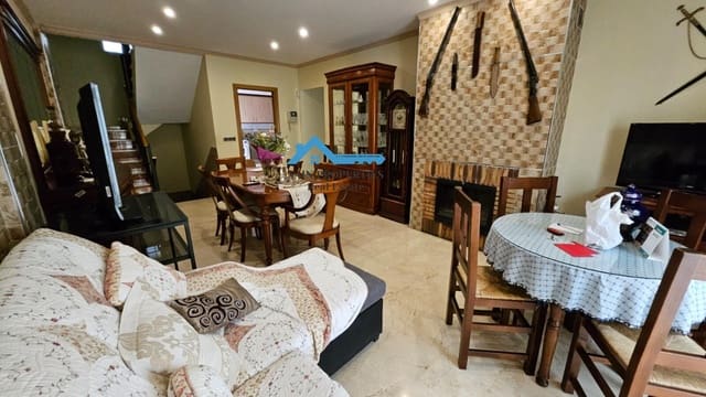 Casa de 4 habitaciones en La Nucia en venta con garaje - 307.000 € (Ref: 8867205)