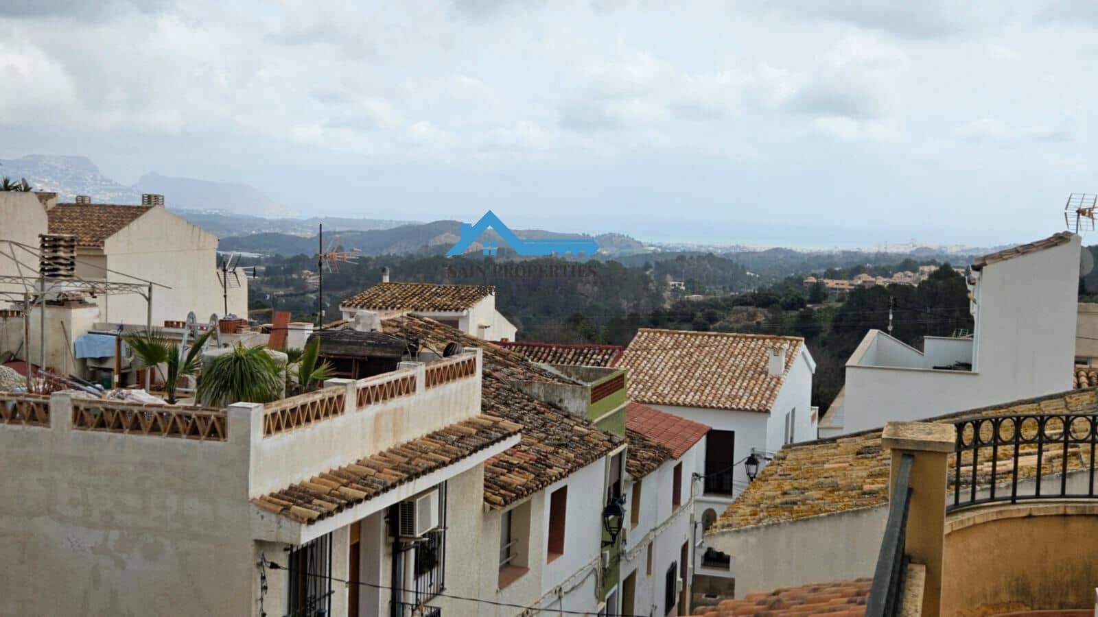 4 soveværelse Byhus til salg i La Nucia med garage - € 307.000 (Ref: 8867205)