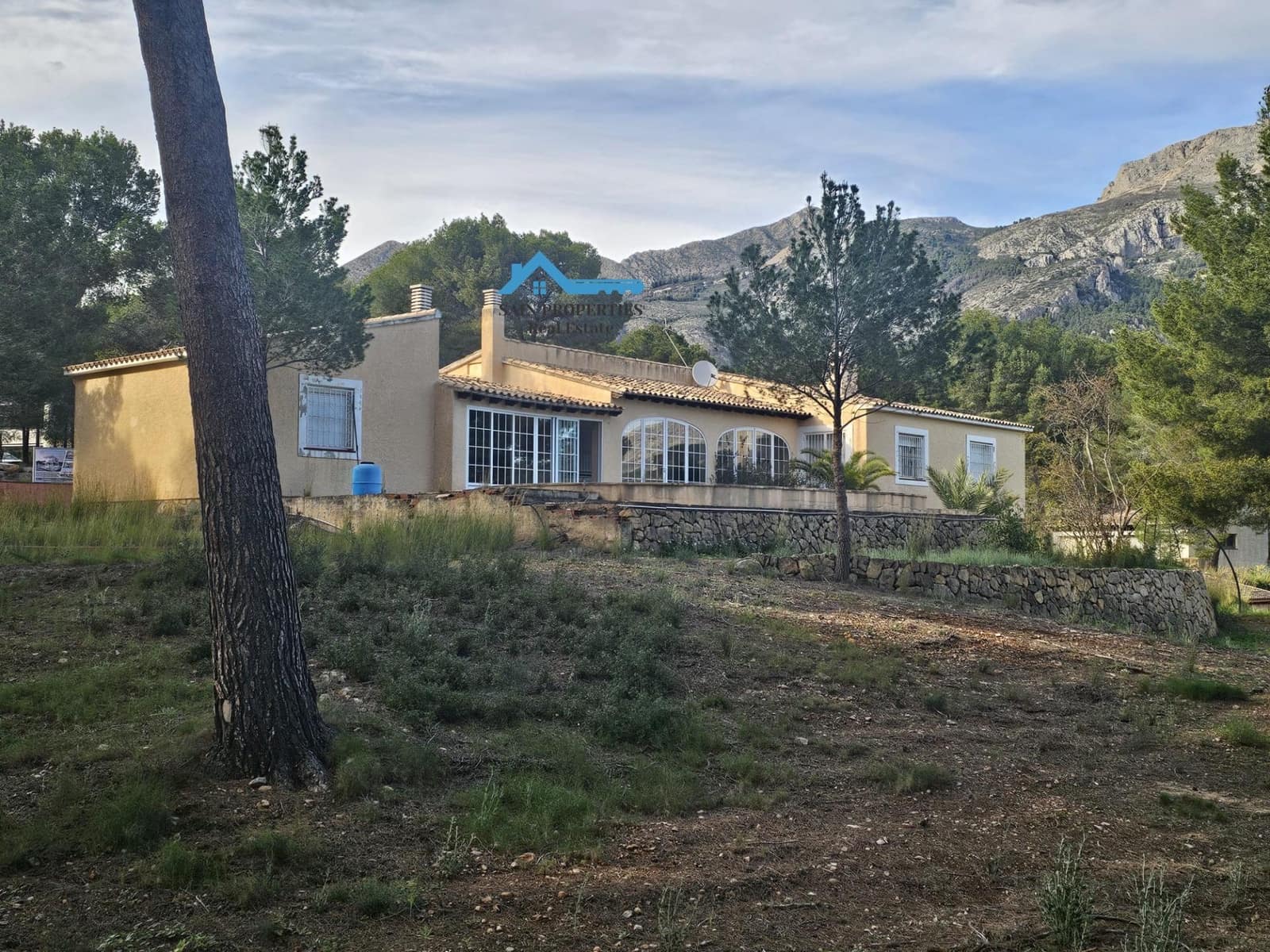 4 makuuhuone Maalaistalo myytävänä paikassa Altea la Vella mukana uima-altaan 
autotalli - 1 800 000 € (Ref: 8900179)