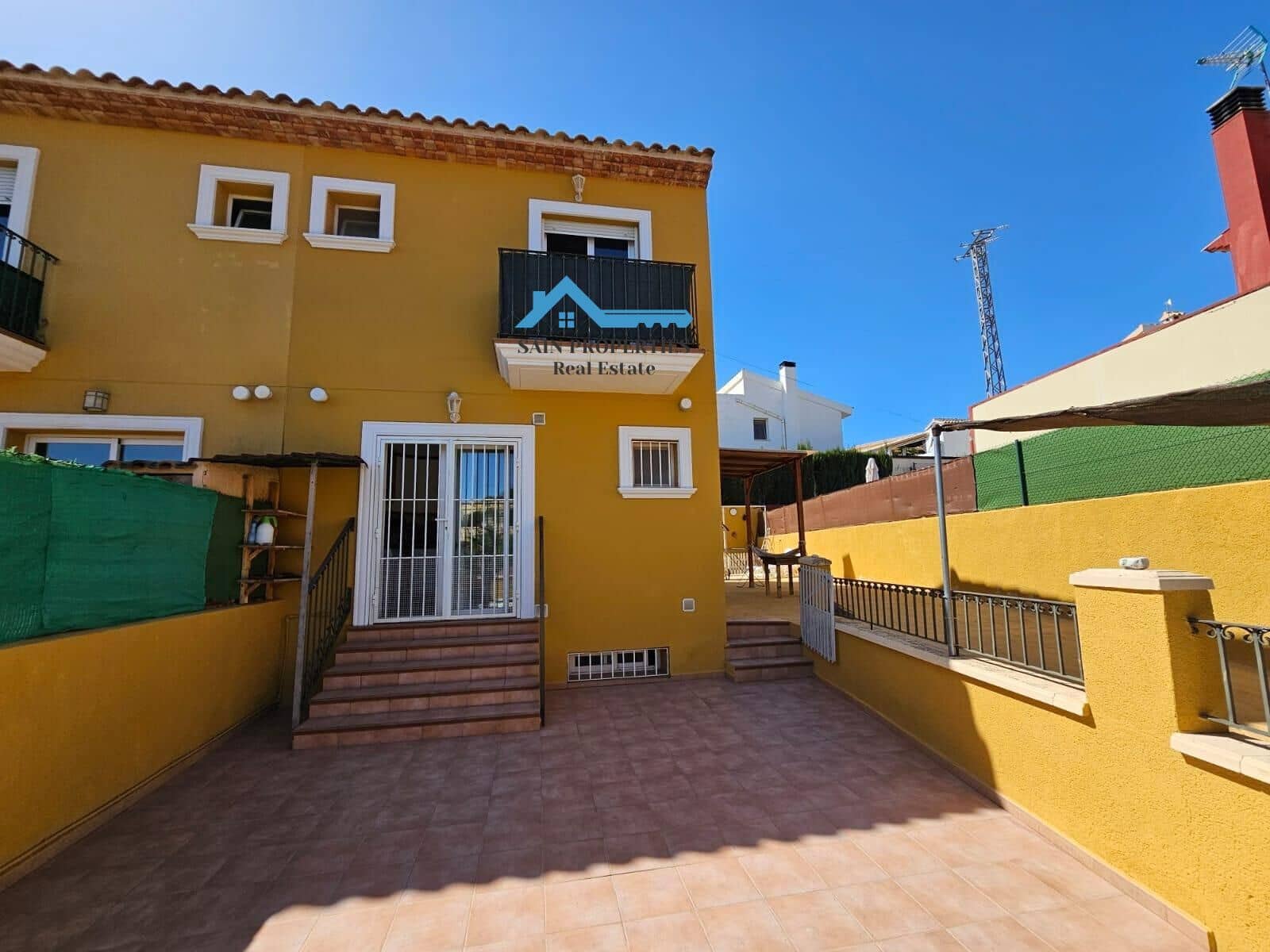 4 soveværelse Semi-Rækkehus til salg i La Nucia - € 314.000 (Ref: 8918045)