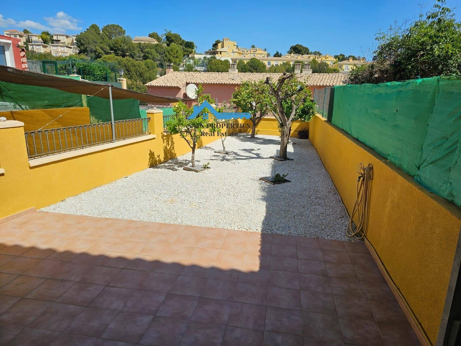 4 soveværelse Semi-Rækkehus til salg i La Nucia - € 314.000 (Ref: 8918045)