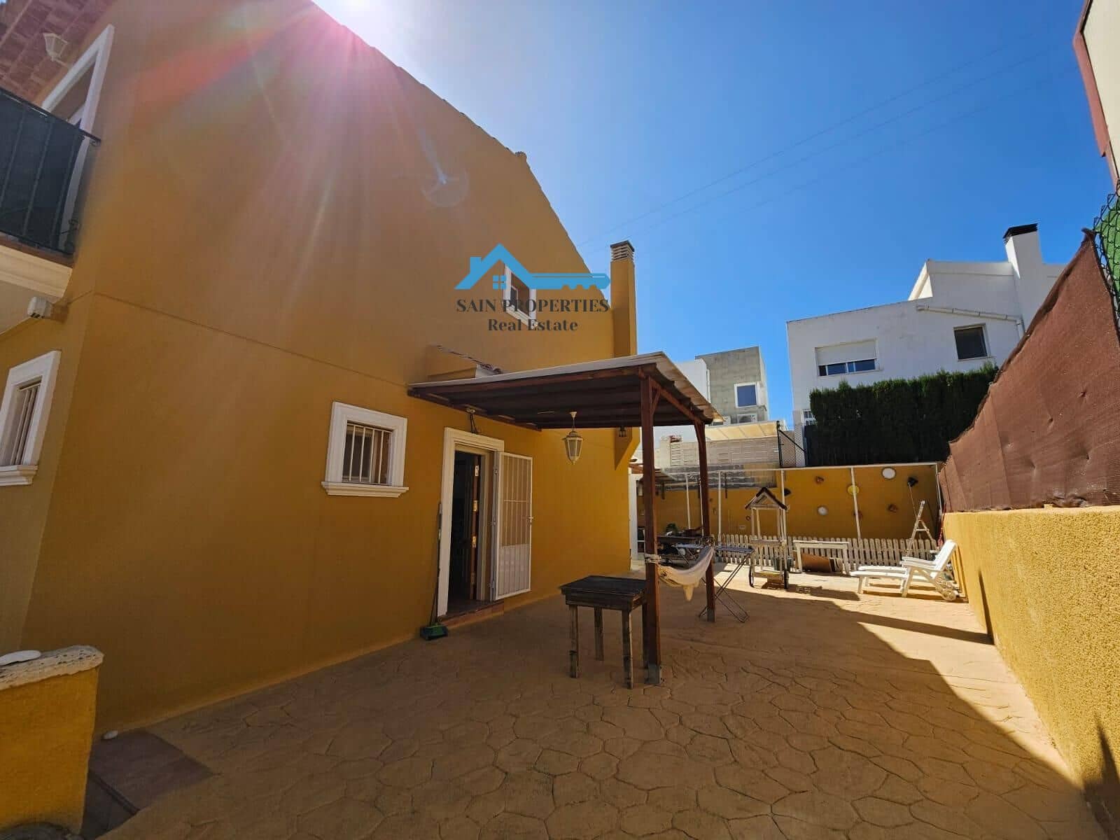 4 soveværelse Semi-Rækkehus til salg i La Nucia - € 314.000 (Ref: 8918045)